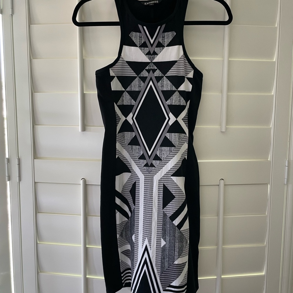 Black and white bodycon dress